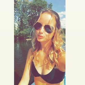 Meet your Posher, Alexis